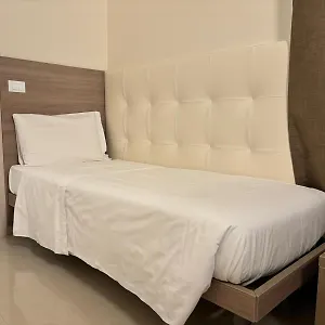 https://hotel-boccascena.hotelitalianriviera.com